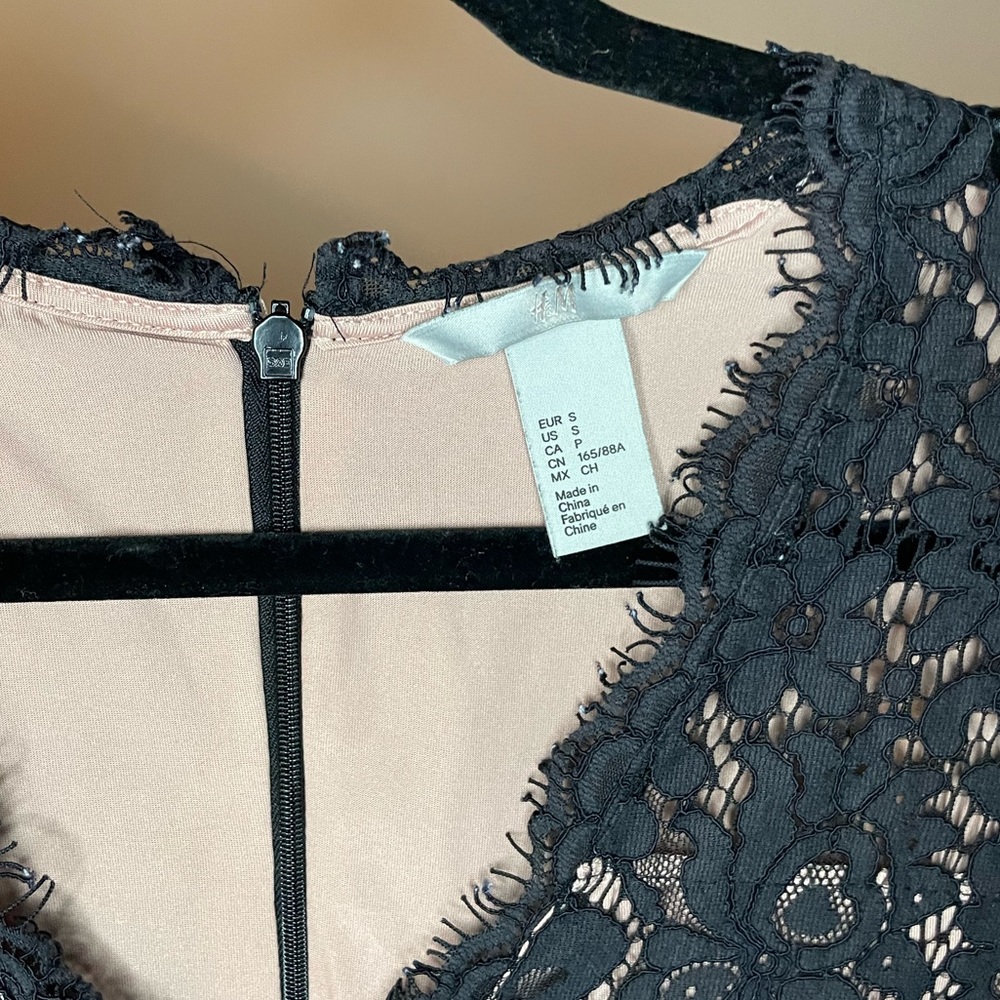 H&M lace dress - Picture 3 of 3
